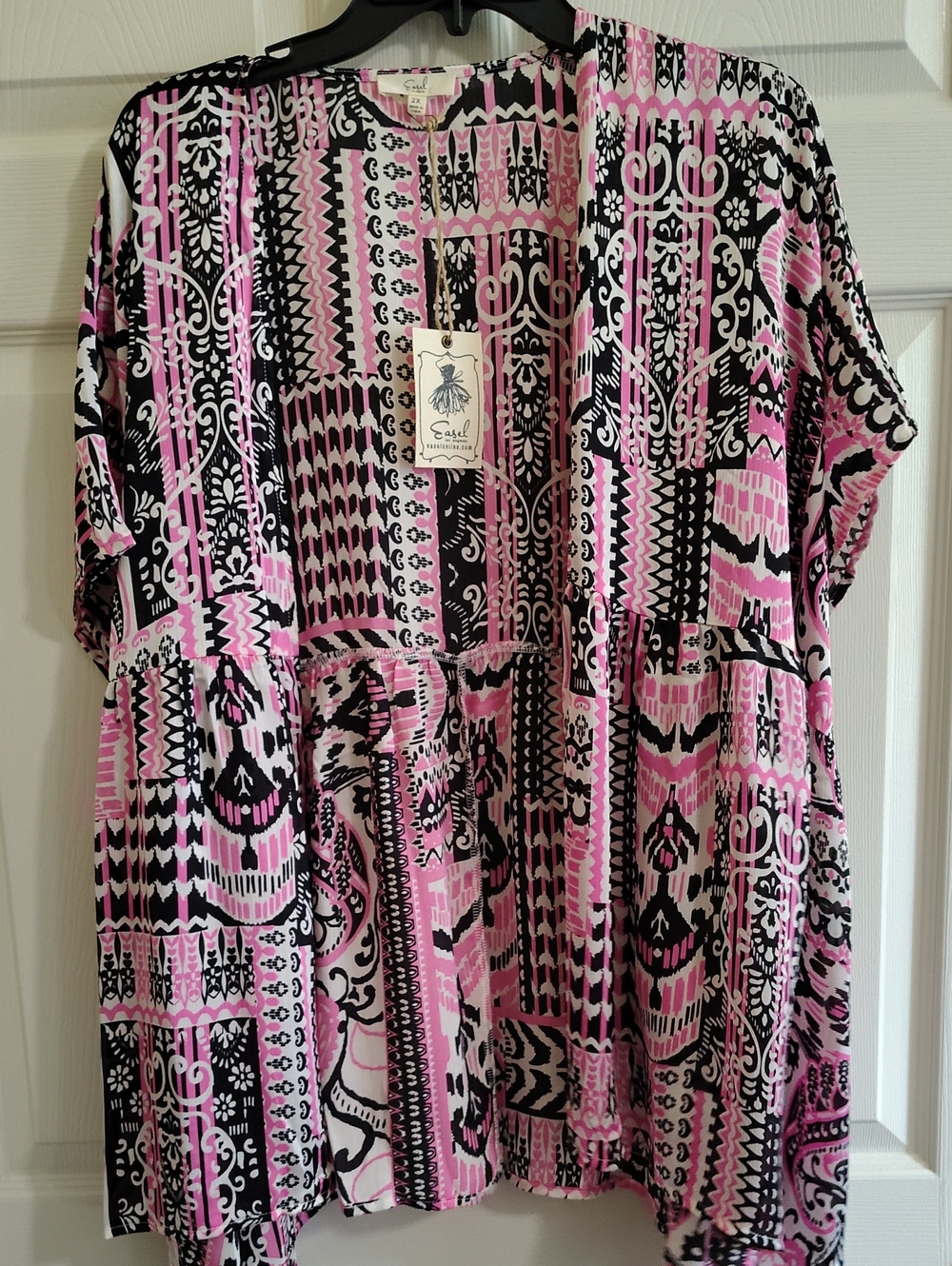Easel Pink, Black, And White Kimono